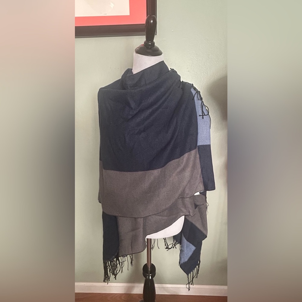 Madewell Navy and Gray Scarf NWOT